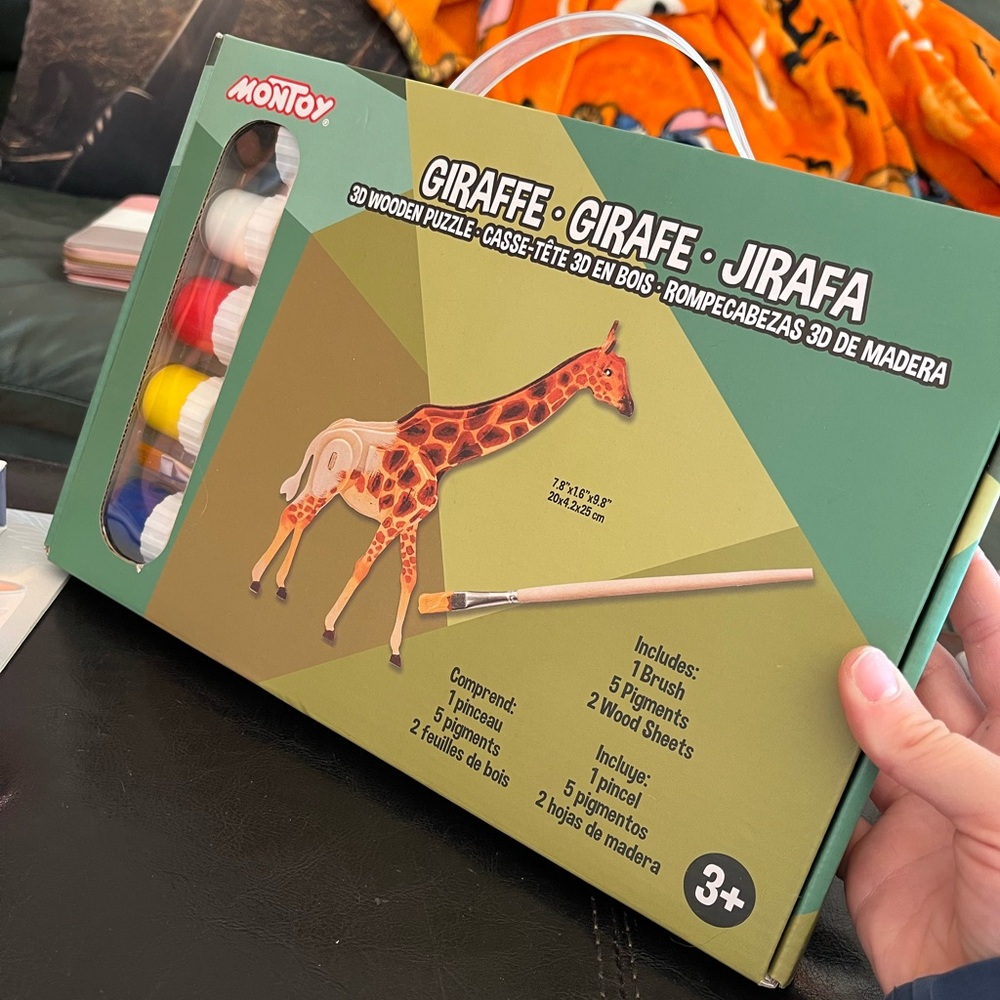 Montoy Giraffe 3D Wooden Puzzle & Paint Kit